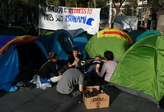 España: cientos de jóvenes acampan en Barcelona contra la condena a los separatistas