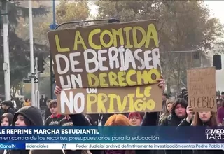 Estudiantes chilenos protestan contra los recortes de Kast