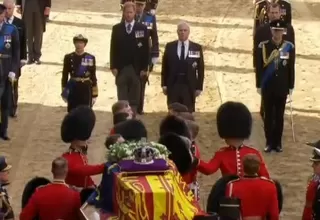 Féretro de Isabel II llegó a Palacio de Westminster 