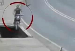 Guatemala: Motociclista murió al caer en alcantarilla sin tapa