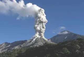 Guatemala : volcán Santiaguito presentó fuerte erupción de cenizas