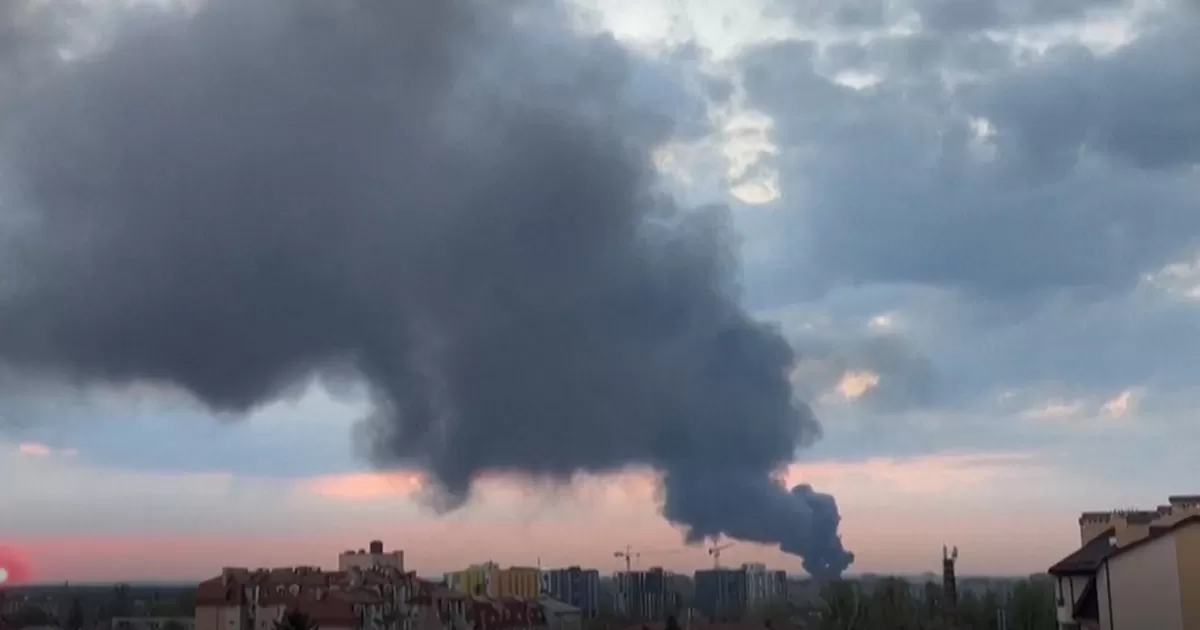 Guerra en Ucrania: Miles de personas en Leopolis sin electricidad por bombardeos