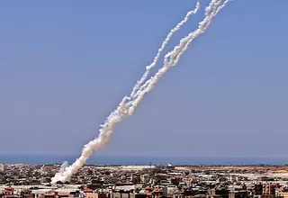 Hamás disparó 130 cohetes contra Israel y suenan sirenas en Tel Aviv