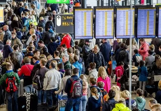 Holanda: abaten a hombre con cuchillo en aeropuerto de Ámsterdam