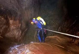 Intentan rescatar a un hombre de la cueva más profunda de Alemania