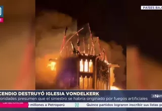 Incendio destruye torre de iglesia histórica Vondelkerk en Ámsterdam