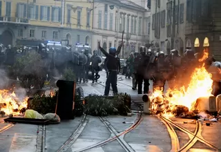 Italia: Policía lanza gas lacrimógeno contra protestantes por Expo Milán 2015