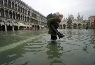 Italia: Venecia sufre inundación que ha dejado al 85 % de la ciudad bajo el agua