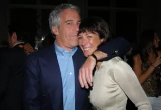 Ghislaine Maxwell, acusada de facilitarle menores a Jeffrey Epstein, es arrestada en EE. UU.