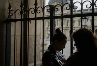 Louvre cierra tras espectacular robo de joyas de la Corona