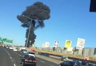 Melbourne: cinco muertos al estrellarse avioneta contra centro comercial