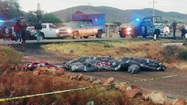 México: Encuentran 14 cuerpos en carretera del estado de Zacatecas ...