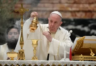 Semana Santa: Papa honra en misa de Jueves Santo a "santos" que luchan contra COVID-19