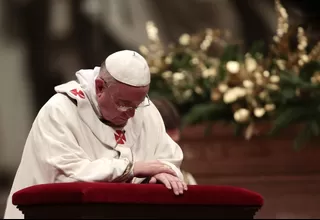 Papa Francisco reza por pasajeros de avión desaparecido y sus familias