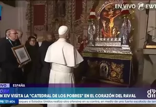 Papa León XIV bendice imagen del Señor de los Milagros durante visita a Barcelona