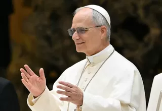 Lanzan objeto al papa León XIV durante recorrido en la Plaza de San Pedro