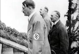 Pareja que llamó Adolf a su bebé en honor a Hitler fue condenada por pertenecer a grupo neonazi