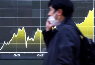 Precio del oro alcanza récord histórico de 4525 dólares