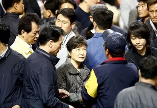 Presidenta de Corea del Sur pide disculpas a familiares de las víctimas del ferry Sewol