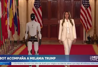 Robot humanoide acompañó a Melania Trump en cumbre sobre tecnología