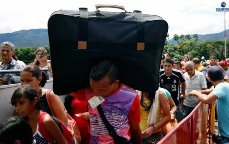 Venezuela anuncia creación de policía migratoria para fronteras y