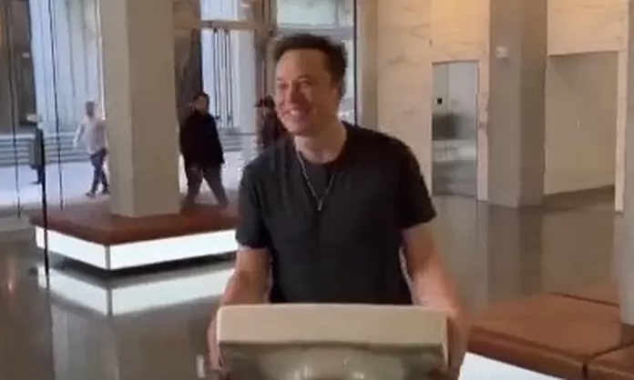 [VIDEO] Estados Unidos: Elon Musk visita la sede de Twitter | Canal N