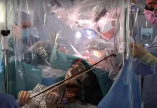 Para salvar sus manos, violinista toca mientras le extirpan tumor en el cerebro