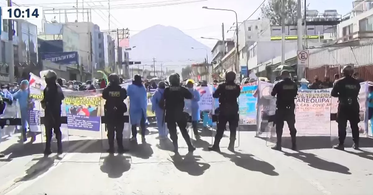 Arequipa: Protestas previo a reunión de ministros con el presidente Castillo