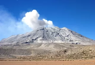 Arequipa: se registran dos explosiones en el volcán Sabancaya