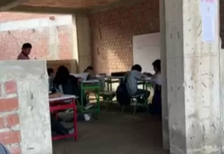 Chiclayo: Niños reciben sus clases en colegio con obras paralizadas