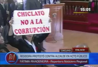 Chiclayo: regidora mostró cartel contra la corrupción en pleno acto oficial