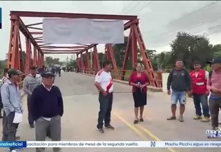 Continúa bloqueo de productores arroceros en carretera Fernando Belaúnde Terry en San Martín