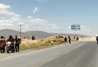 Continúan bloqueos en carretera Puno - Desaguadero