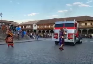 Cusco: Presentan réplicas de los Transformers por las calles de la ciudad imperial