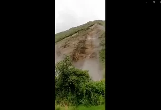 Cusco: video muestra el instante de un derrumbe de tierra en cerro