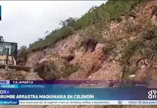 Huaico arrastra retroexcavadora durante trabajos de limpieza en Celendín