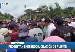 Juanjuí: Ciudadanos bloquearon carretera para exigir licitación de puente