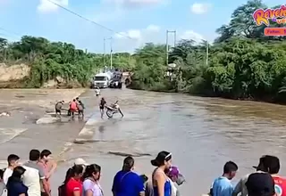 Piura: Arriesgan la vida cruzando el río Cardenal en Chulucanas