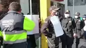 [VIDEO] Arequipa: Serenos y obreros se encadenaron en basa de seguridad ciudadana - Noticias de obrero