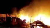 [VIDEO] Piura: Incendio consumió 20 puestos de mercado en Paita - Noticias de mercados
