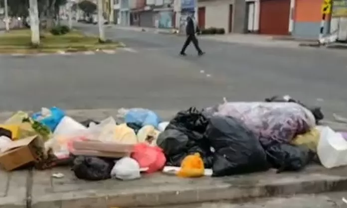 [VIDEO] Trujillo: Calles amanecieron con basura tras huelga de ...