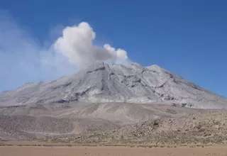 Volcanes Ubinas y Sabancaya se encuentran en alerta amarilla